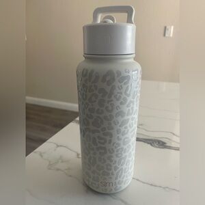 Simple Modern bottle